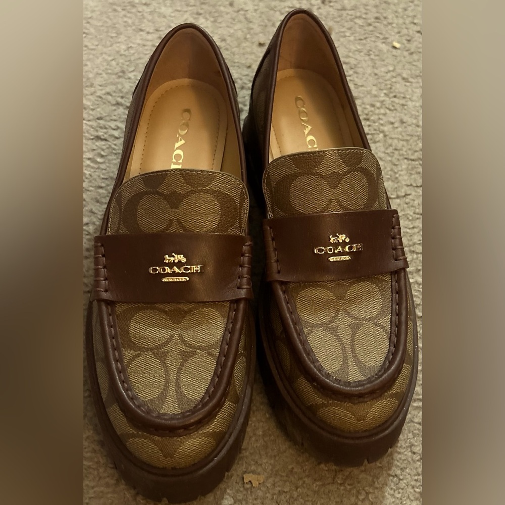 Great Coach loafers. Size 8. Near new
